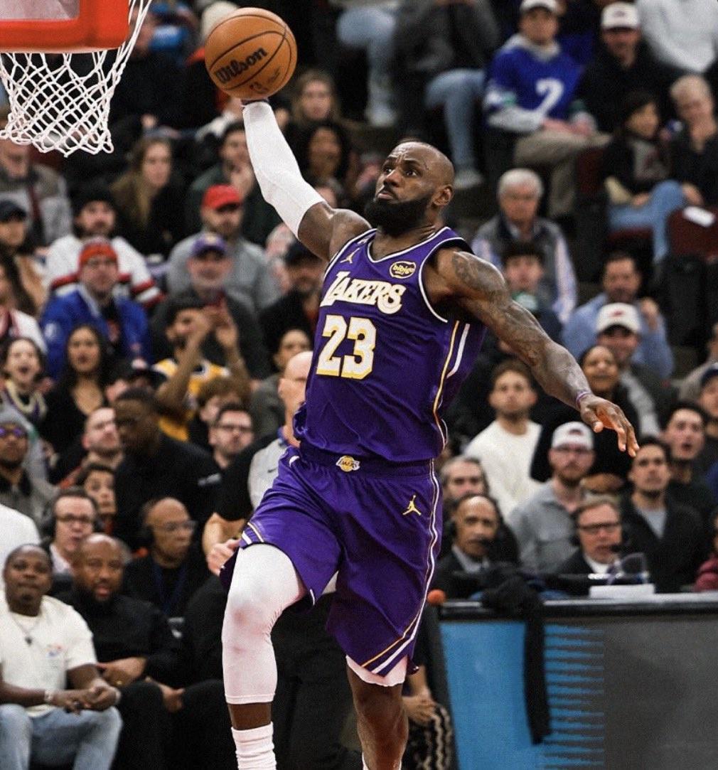 IM电竞官方入口-詹姆斯半场20分，成为NBA历史首位41岁后半场砍20+得分球员